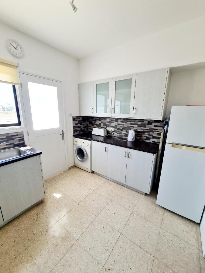 2 Bedroom Townhouse, Close To Paphos Harbour, Use Of Onsite Facilities Exteriör bild