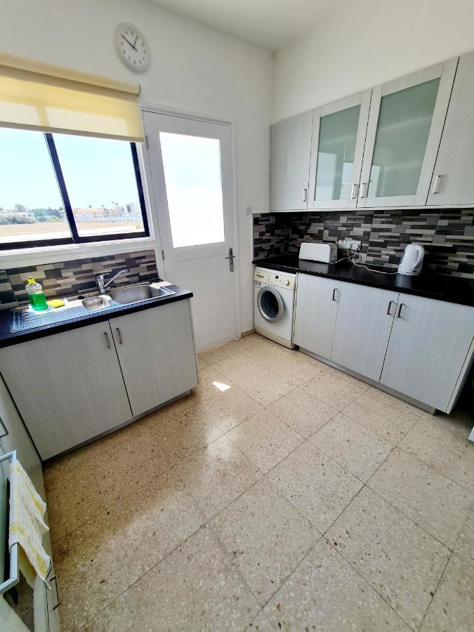 2 Bedroom Townhouse, Close To Paphos Harbour, Use Of Onsite Facilities Exteriör bild
