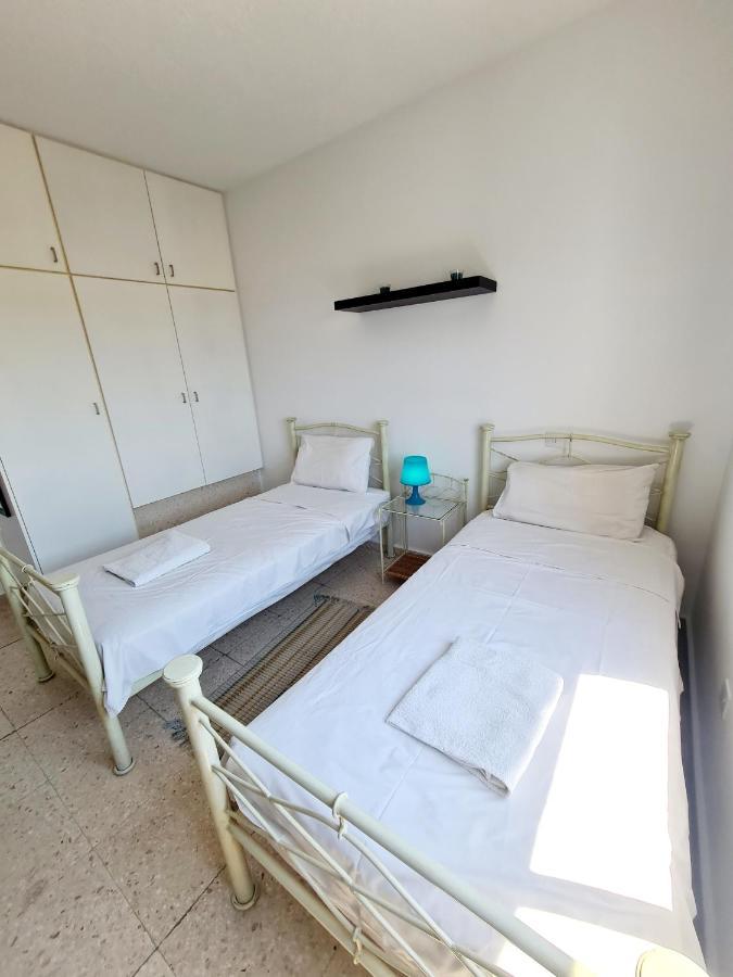 2 Bedroom Townhouse, Close To Paphos Harbour, Use Of Onsite Facilities Exteriör bild