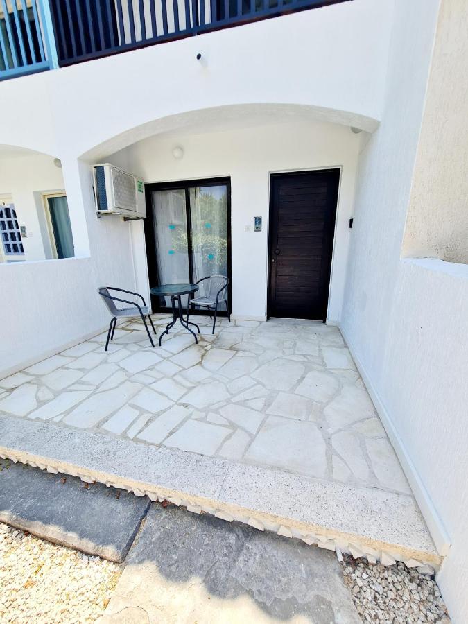 2 Bedroom Townhouse, Close To Paphos Harbour, Use Of Onsite Facilities Exteriör bild
